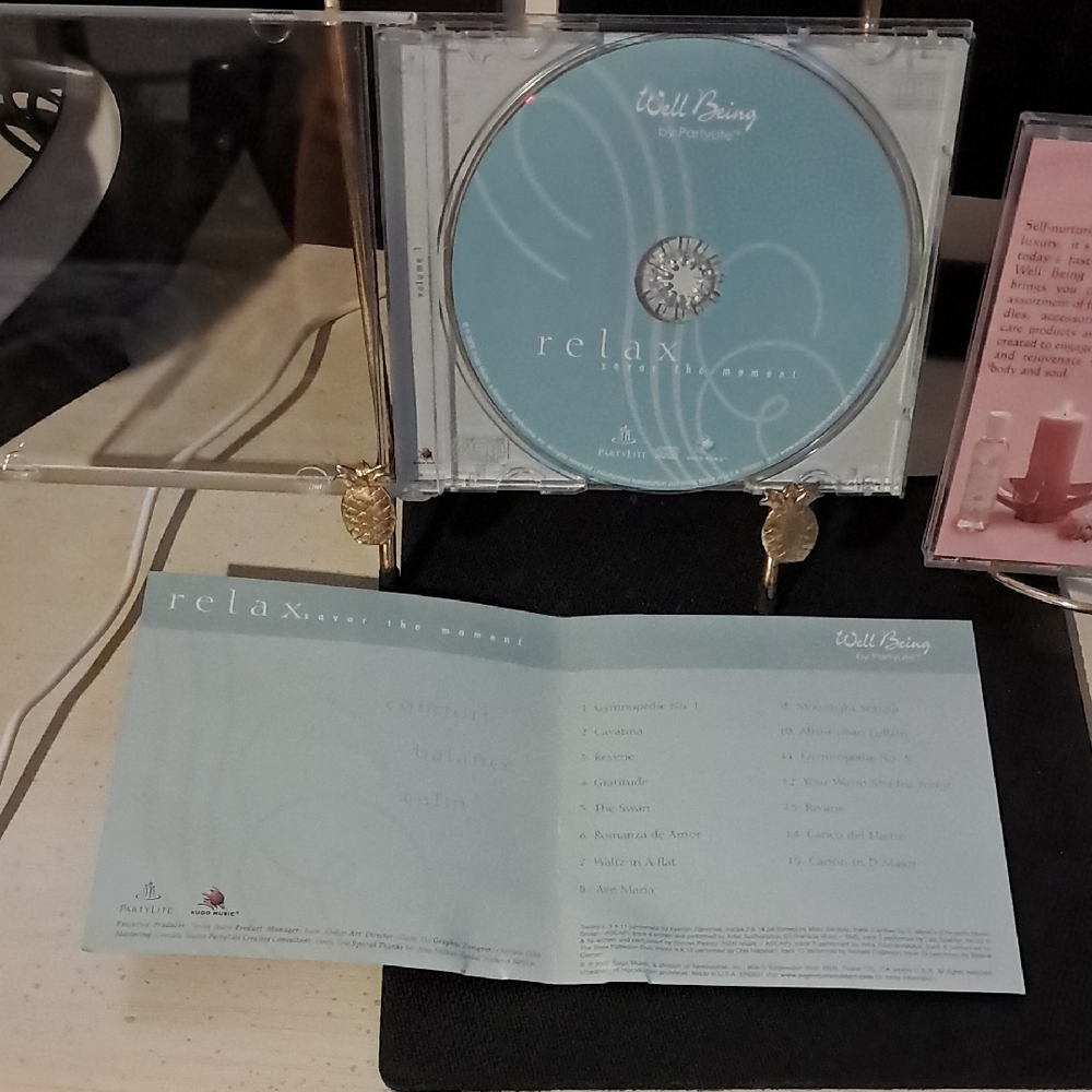 PartyLite Relax and Sensual CD Set - Blue and Pink Covers - Picture 4 of 7